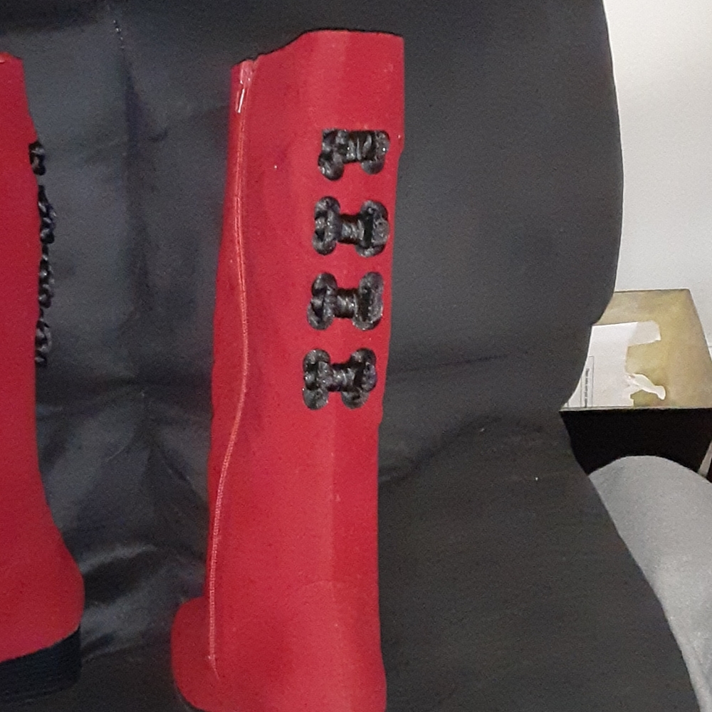 Boots - Picture 2 of 4